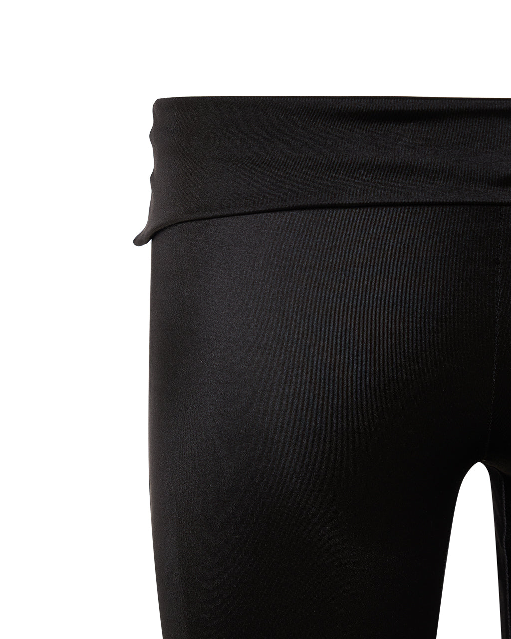 Noire Leggings on model