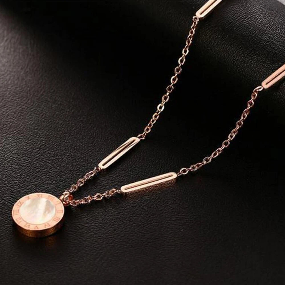 Elegant Shell Pendant Necklace