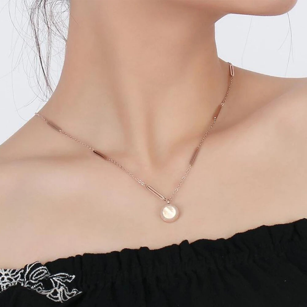 Elegant Shell Pendant Necklace